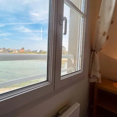 Les Pieds Dans L Eau - Waterfront