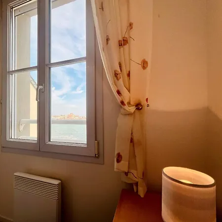 בית נופש Les Pieds Dans L Eau - Waterfront