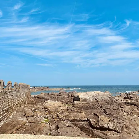 Les Pieds Dans L Eau - Waterfront ברפלר