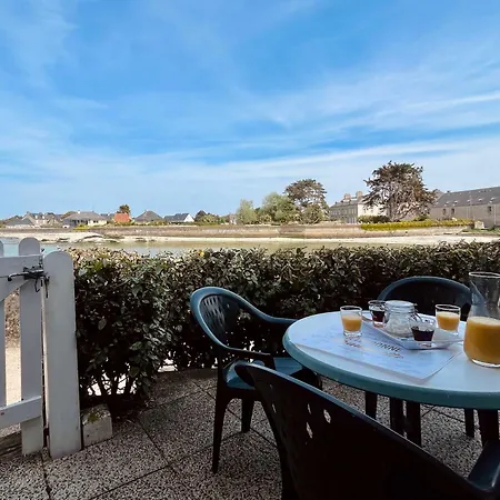 Les Pieds Dans L Eau - Waterfront בית נופש ברפלר