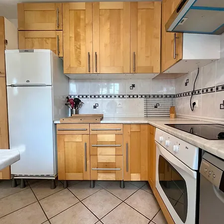 Les Pieds Dans L Eau - Waterfront *