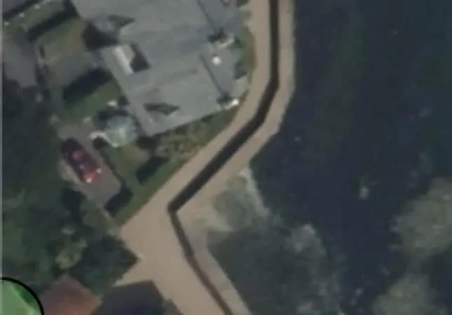 Les Pieds Dans L Eau - Waterfront *